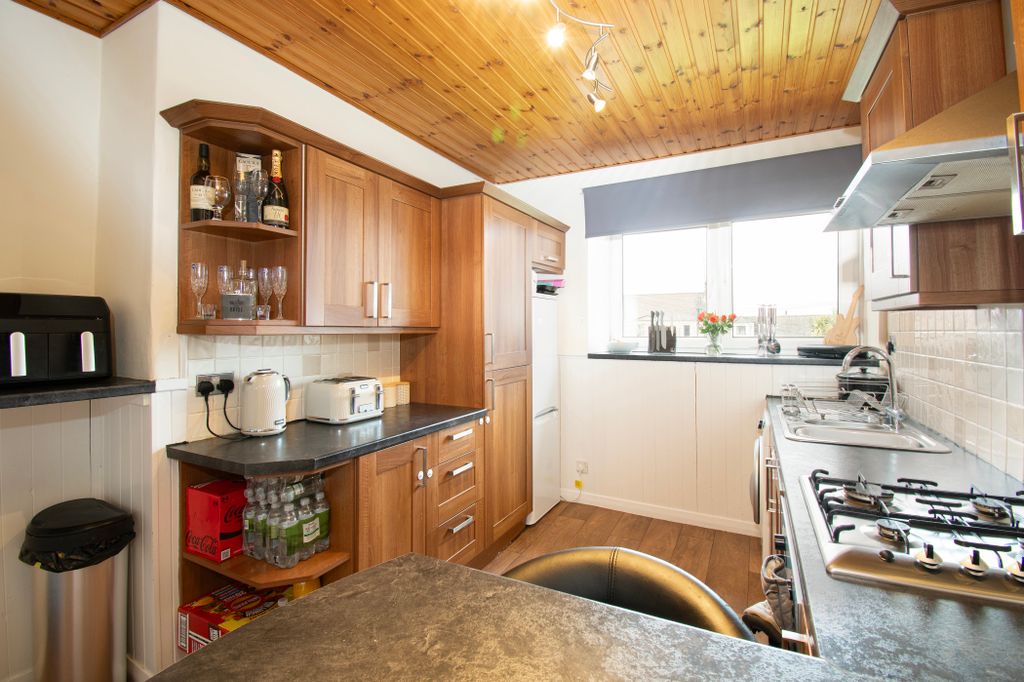 Property photo 3 of 26 Breakfasting Kitchen