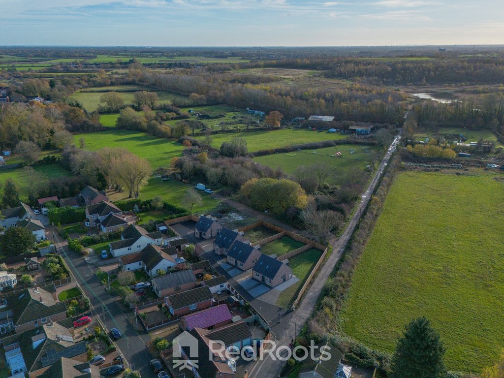 Property photo 3 of 25 4629413