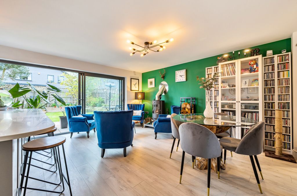 Property photo 3 of 17 1436882-21-69d7Dd...