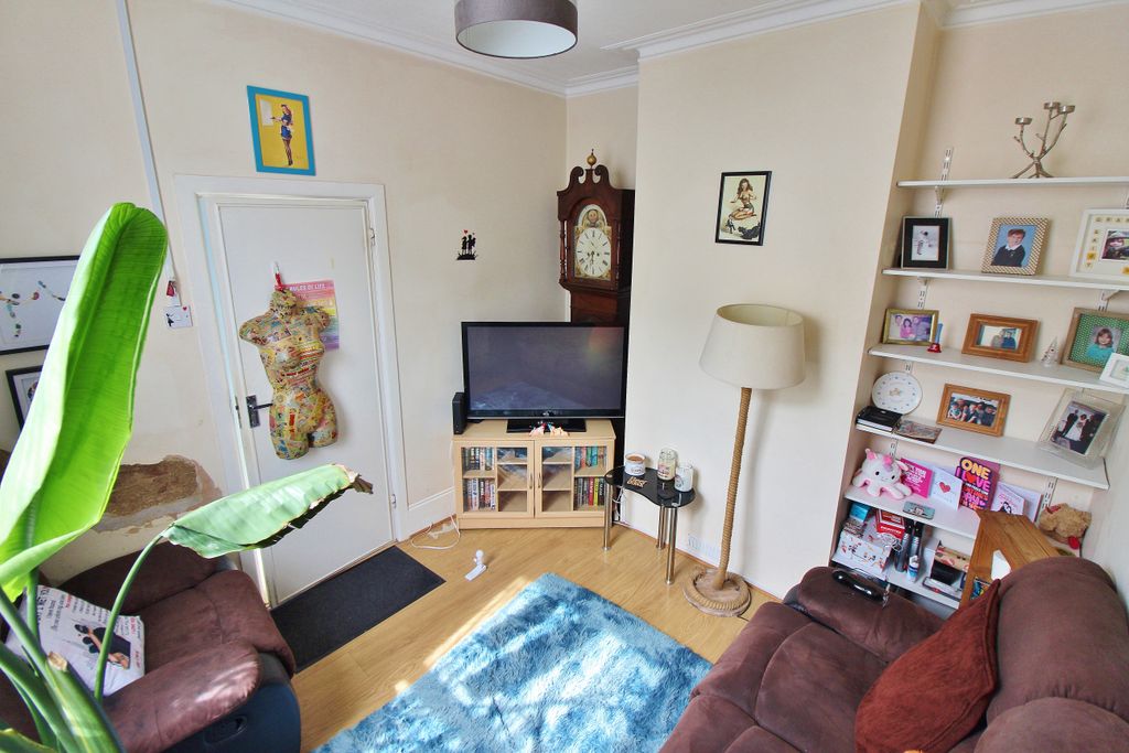 Property photo 2 of 13