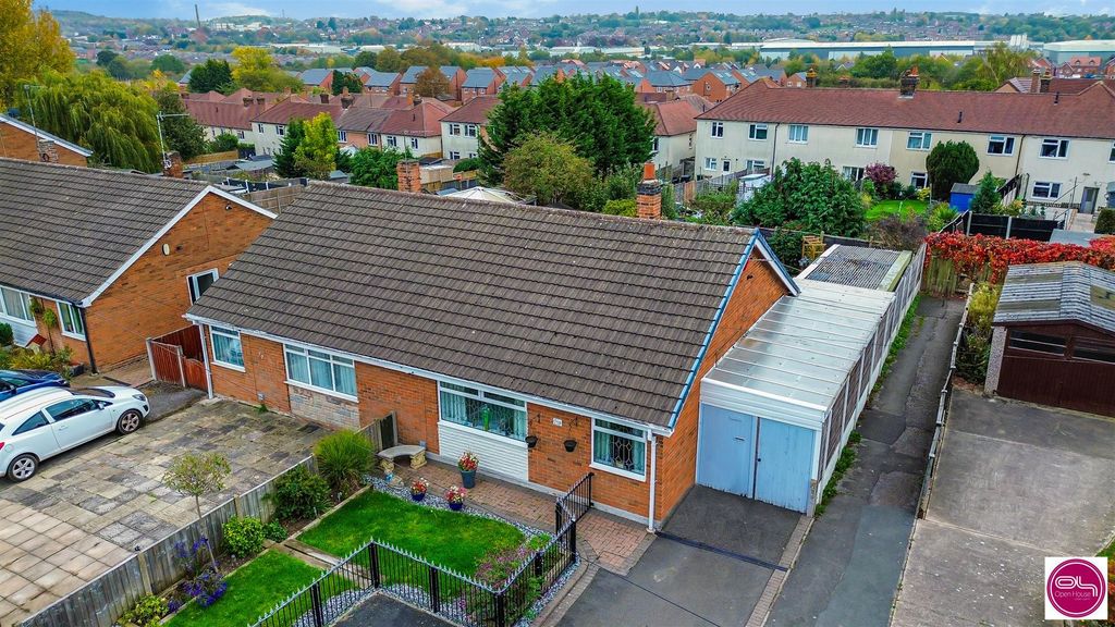 Property photo 2 of 28 Briar Close, Newhall (4).Jpg