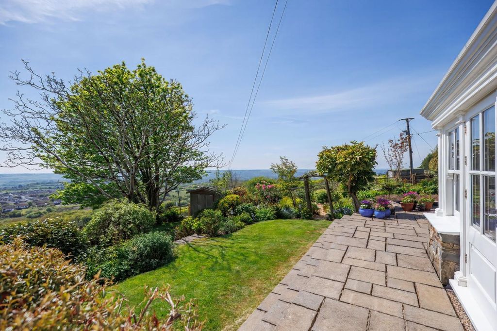 Property photo 3 of 26 Rear Gardens