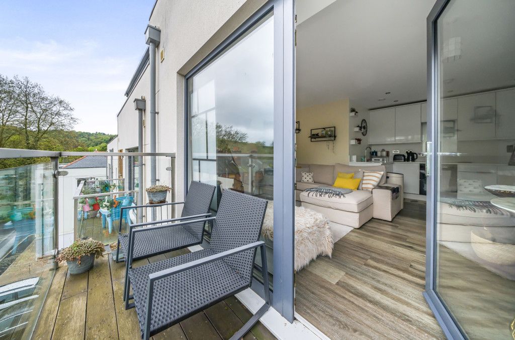 Property photo 3 of 11 Balcony