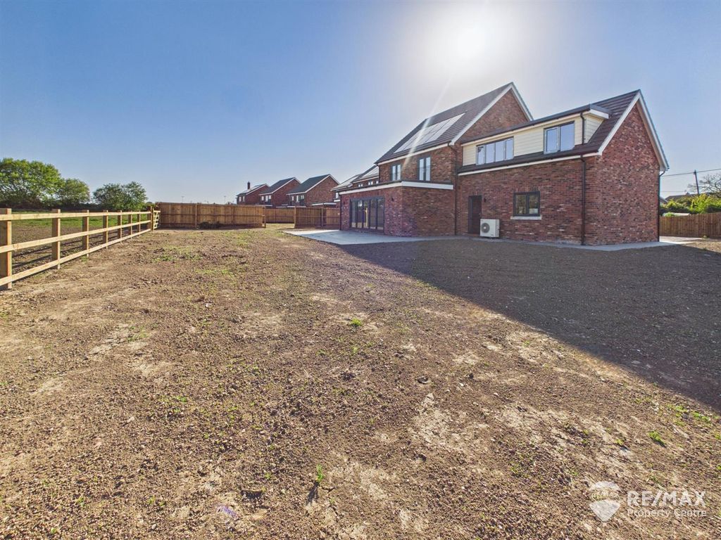 Additional image 29 of 5 bed detached house for saleOakley Gardens, Little Oakley, Harwich CO12