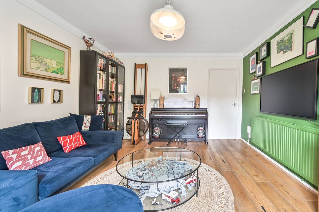 Property photo 2 of 12