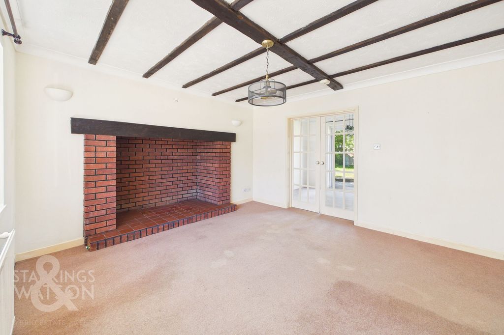 Property photo 2 of 30