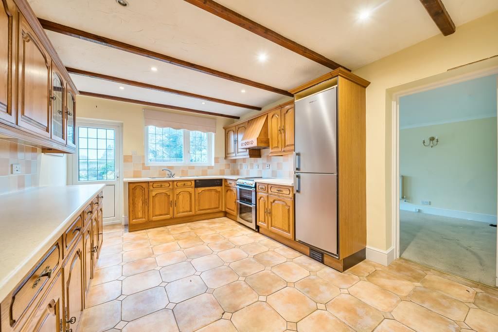 Property photo 3 of 20 Kitchen