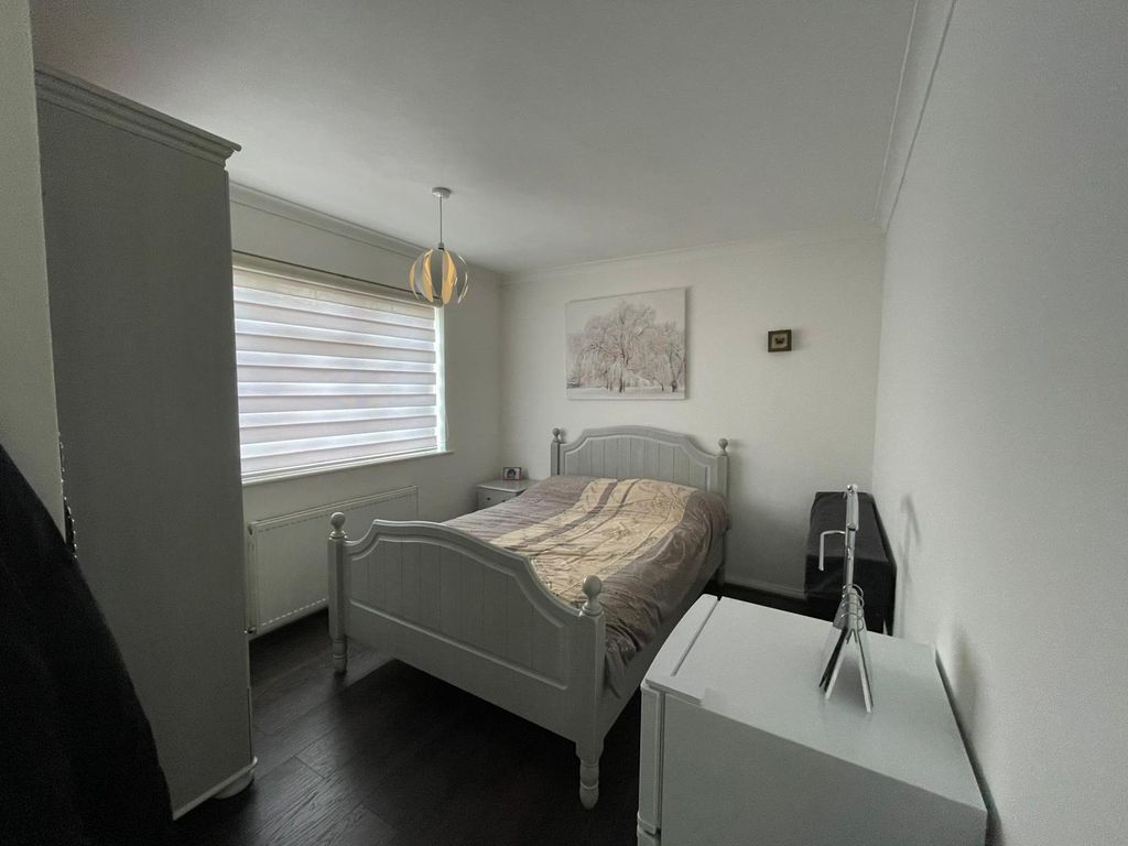 Additional image 23 of 5 bed terraced house to rentLodge Close, Chigwell IG7