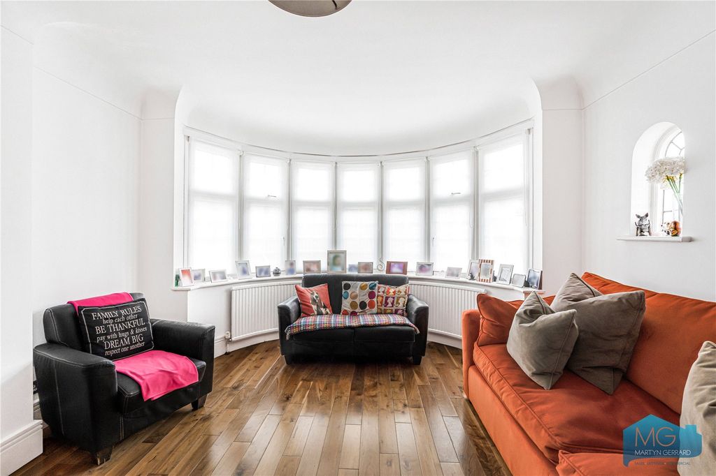 Property photo 2 of 25 Picture No. 27