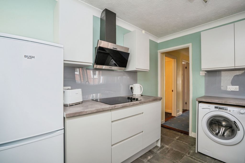 Property photo 3 of 15 Kitchen