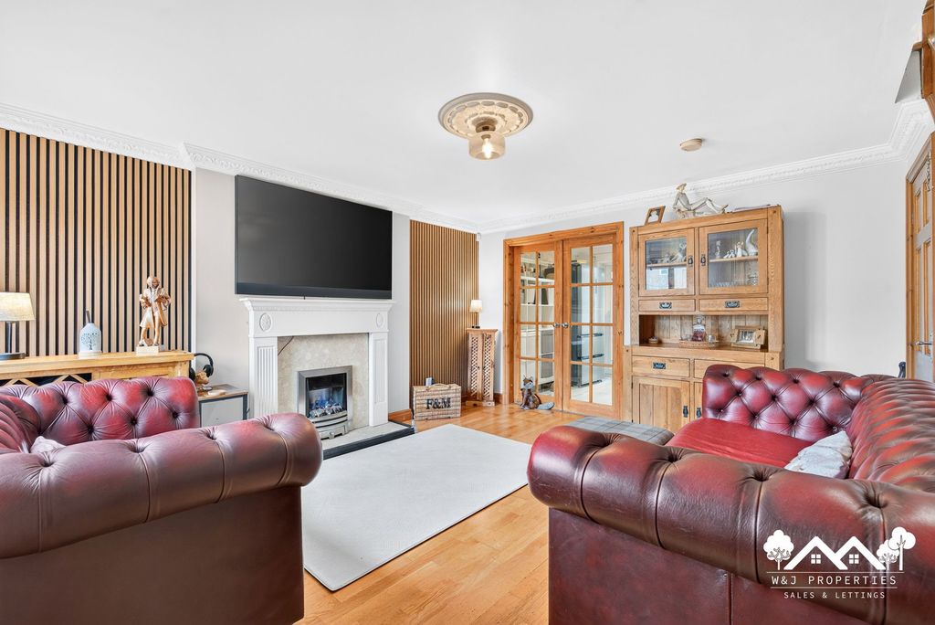 Property photo 2 of 38