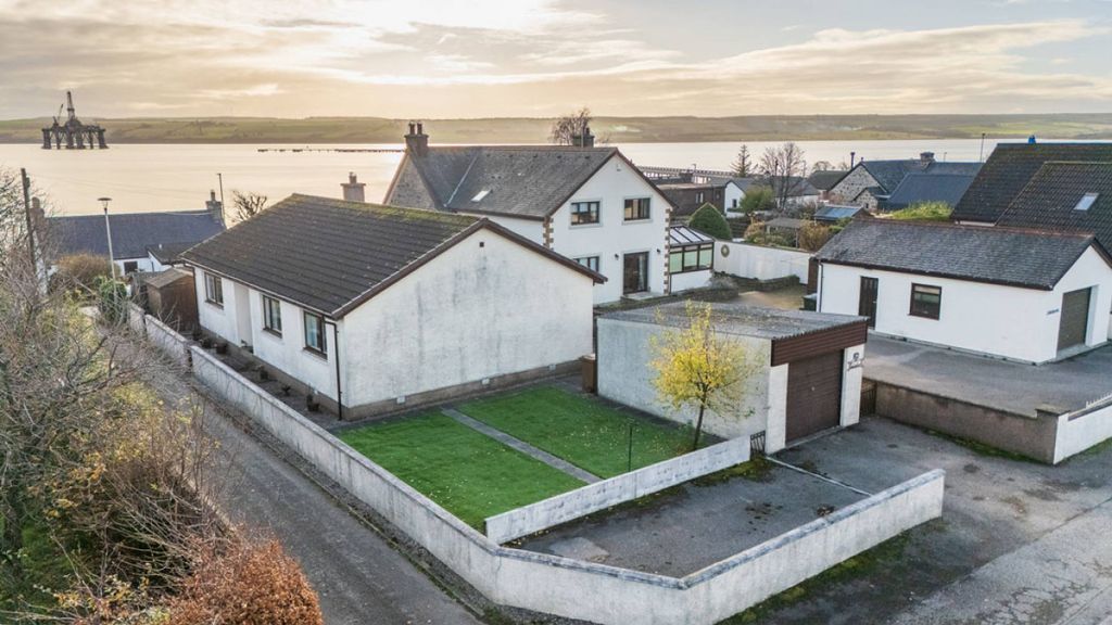 Property photo 1 of 23