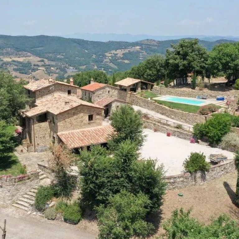 Property photo 1 of 12 Rustic Country House In Umbertide, Umbria's Serenity