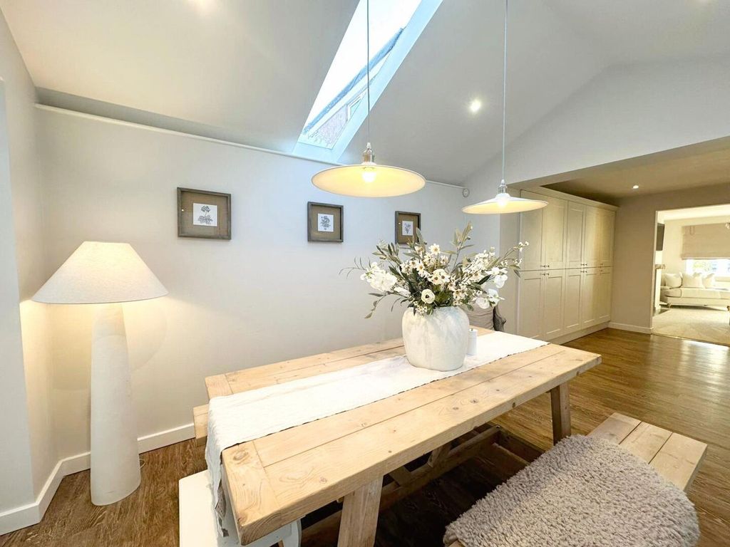 Property photo 3 of 18 Dining Room