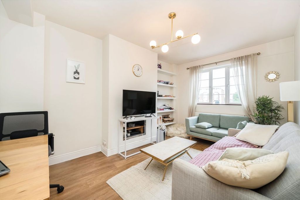 Property photo 2 of 6