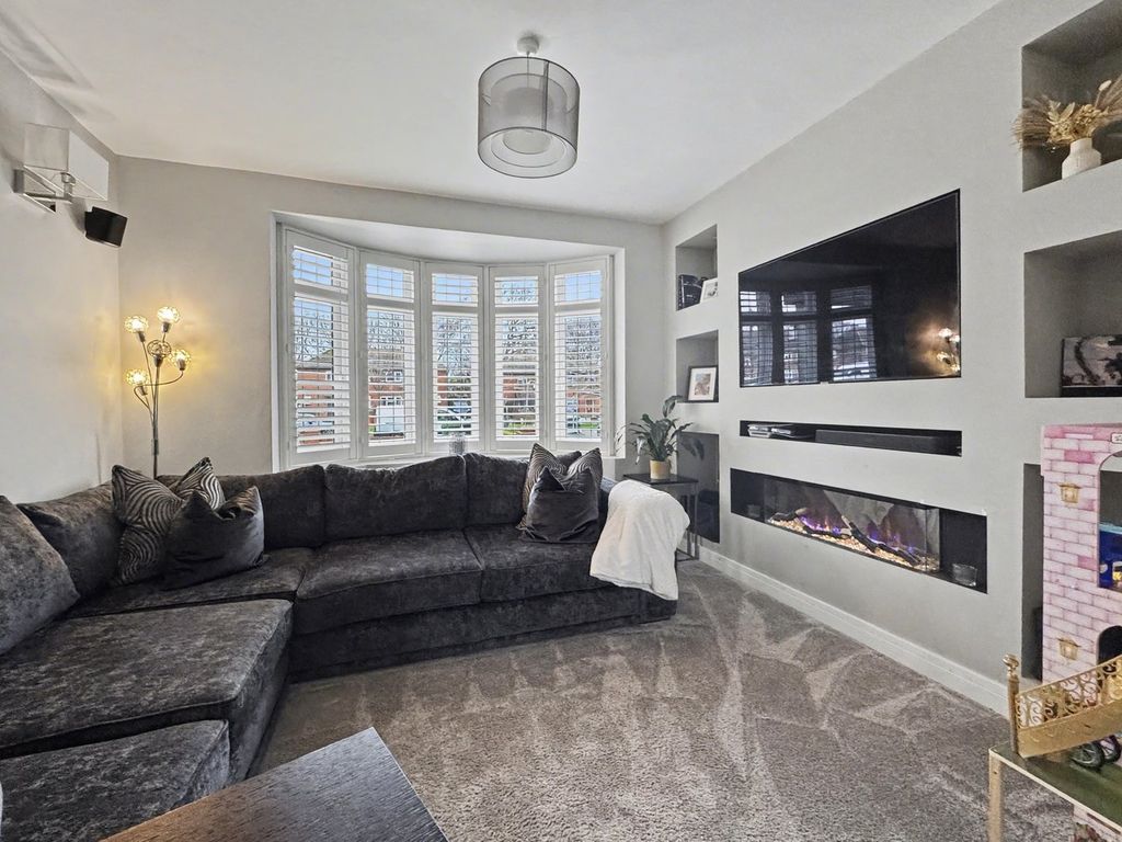 Property photo 2 of 27