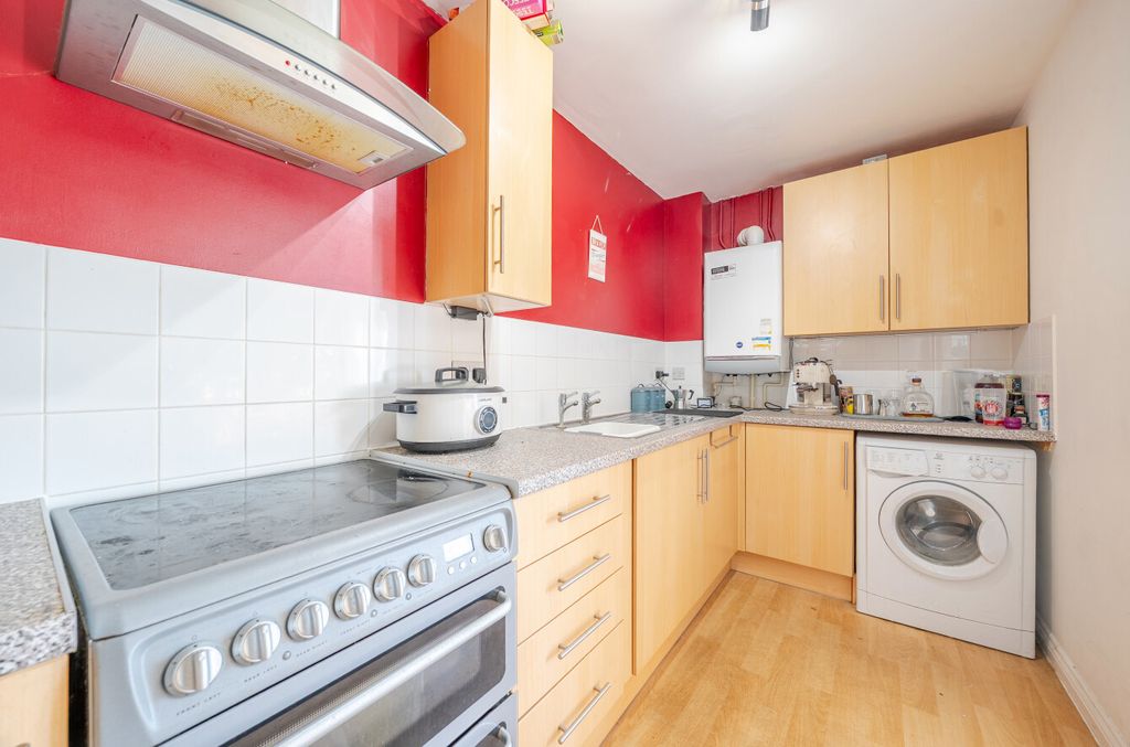 Property photo 2 of 12 1373071-19-68Ff7F...