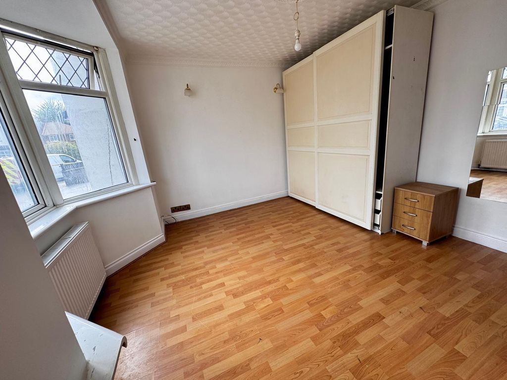 Property photo 3 of 13 Photo 4