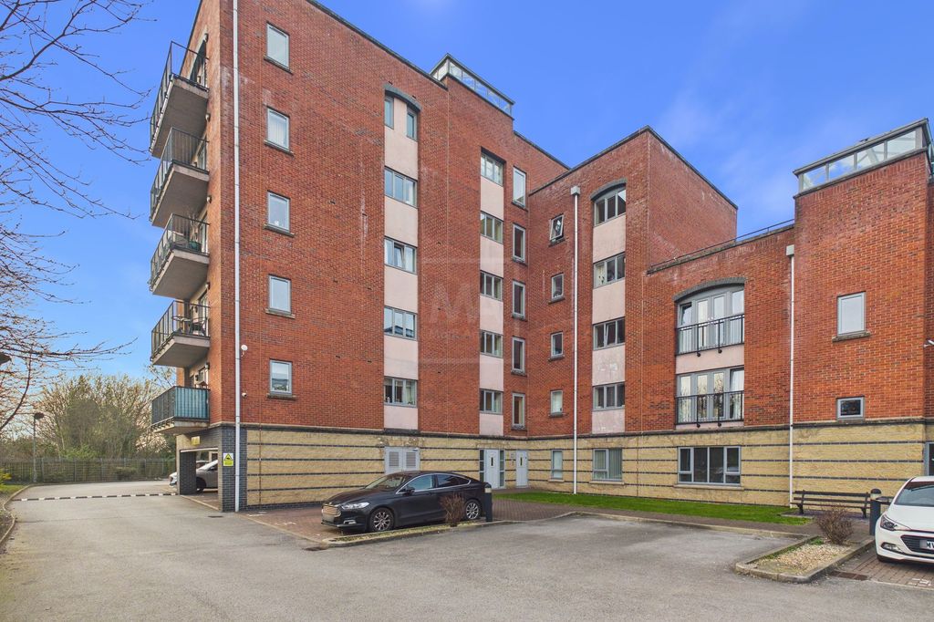 Property photo 1 of 10 Front