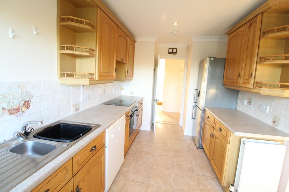 Property photo 3 of 7 Kitchen