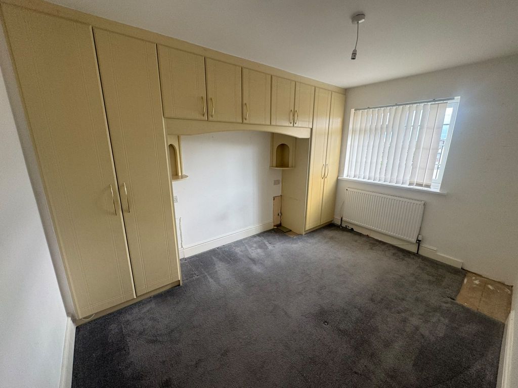 Property photo 1 of 5 2 Bed Flat To Rent Lancaster Road, Northolt Ub5