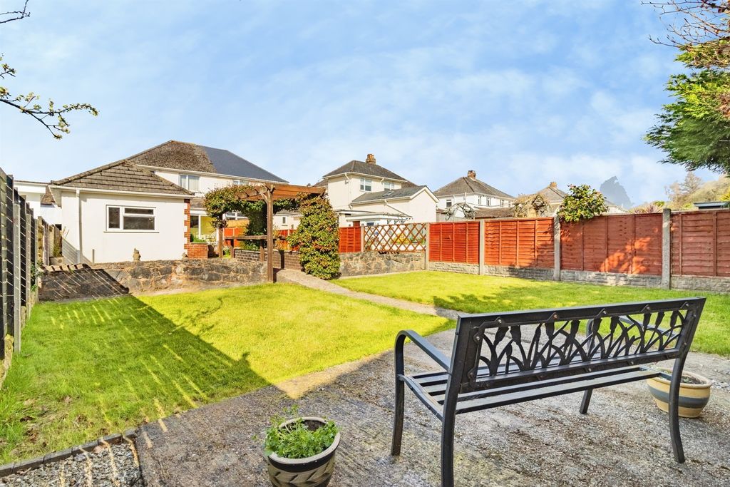 Property photo 2 of 35