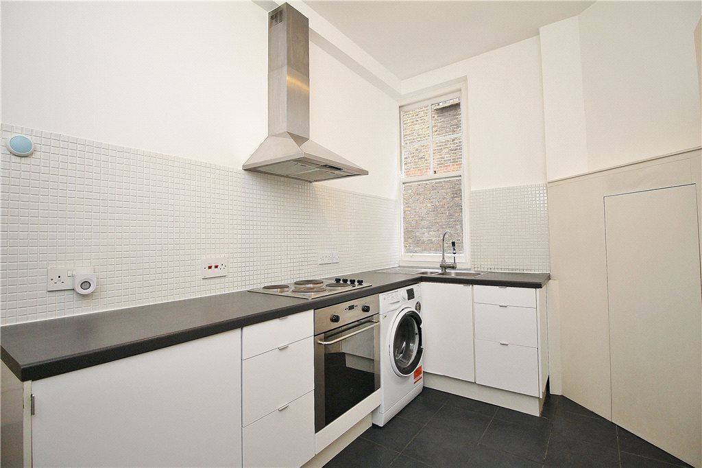Property photo 3 of 11 Kitchen