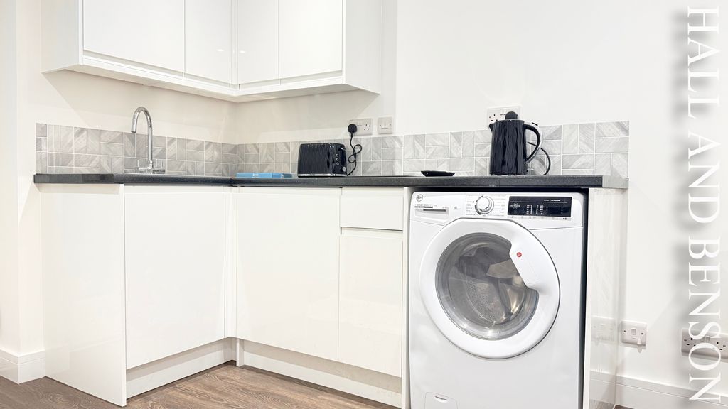 Property photo 1 of 8 Image