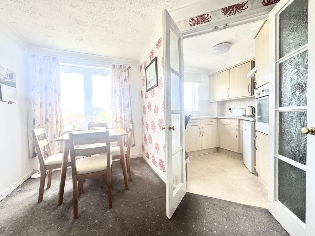 Property photo 3 of 12 Dining Area