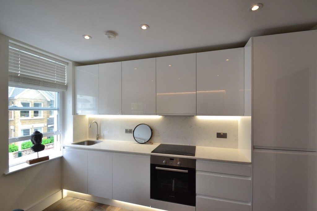 Property photo 3 of 6 Kitchen 1.Jpg