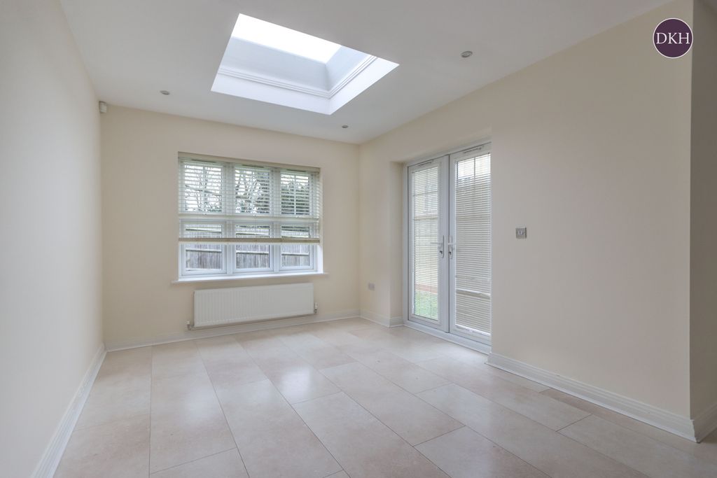 Property photo 3 of 16 Picture No. 29