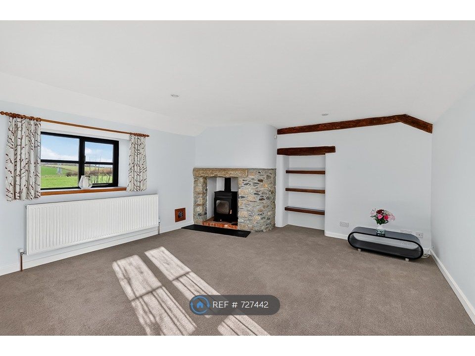 Property photo 3 of 7 Lounge