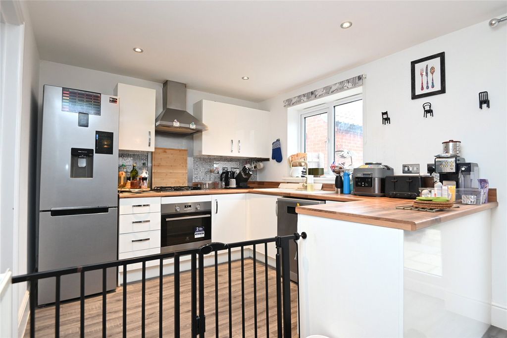 Property photo 2 of 11 Picture No. 10