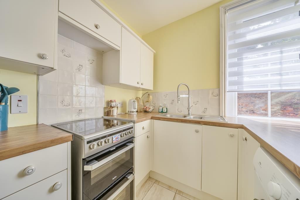 Property photo 2 of 21 Kitchen
