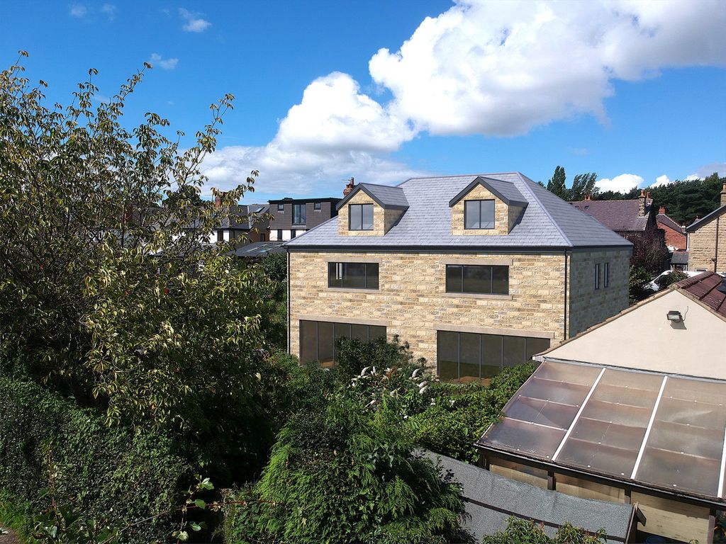 Property photo 2 of 12