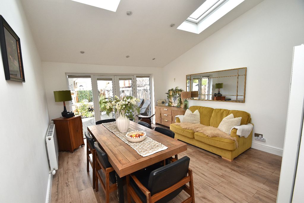 Property photo 3 of 19 4620134