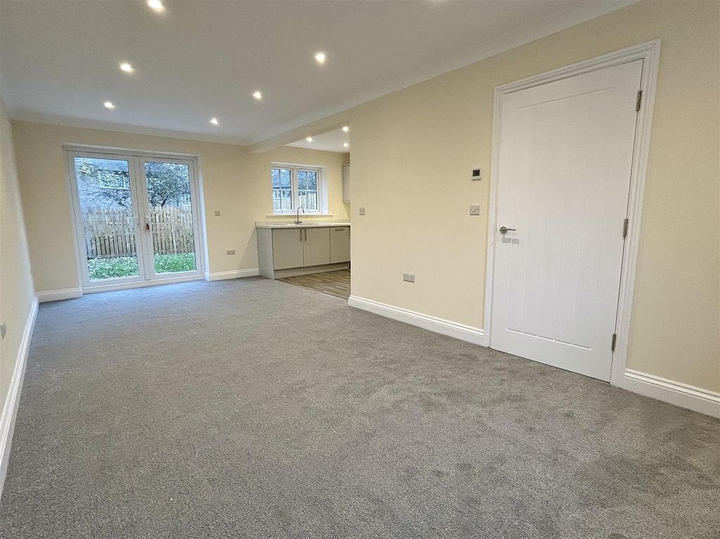 Property photo 3 of 16 Open Plan Living