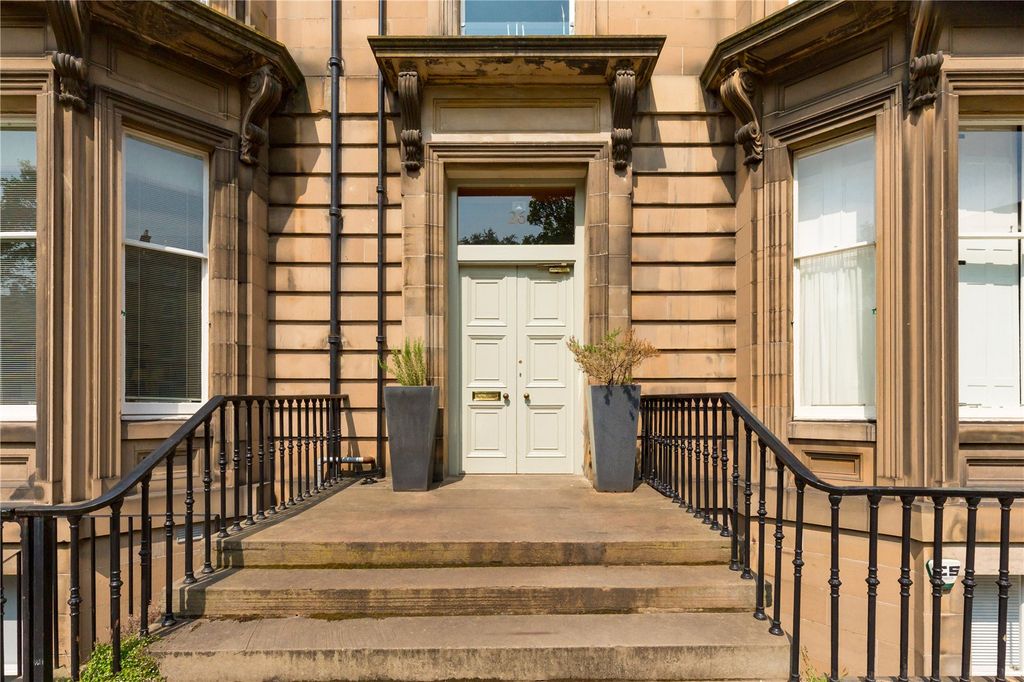 Property photo 2 of 20 Entrance