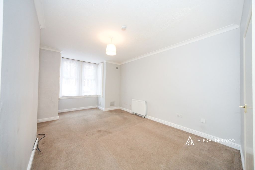 Property photo 2 of 9 Photo