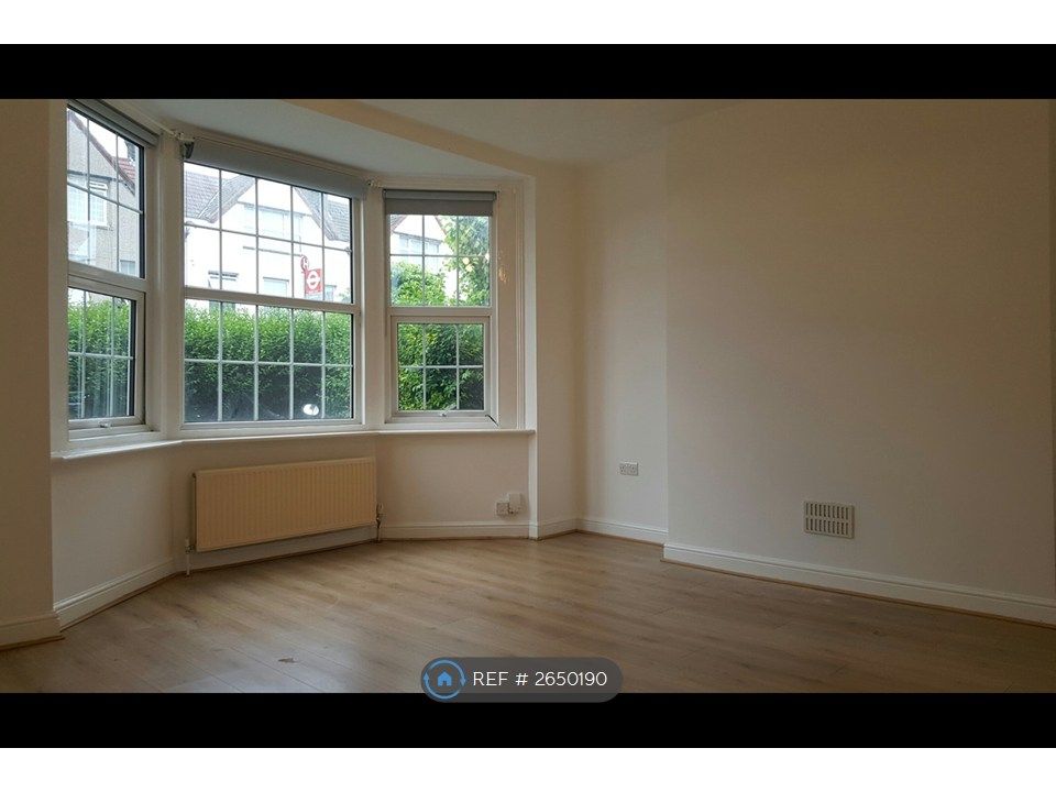 Property photo 2 of 8 Bedroom