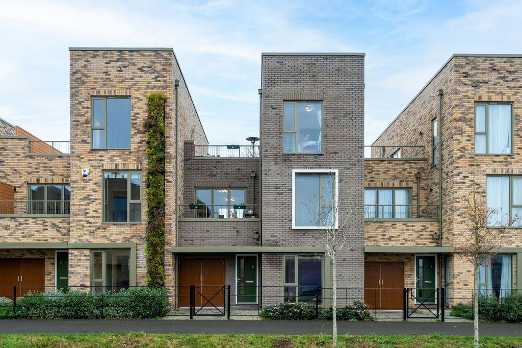 Property photo 1 of 35