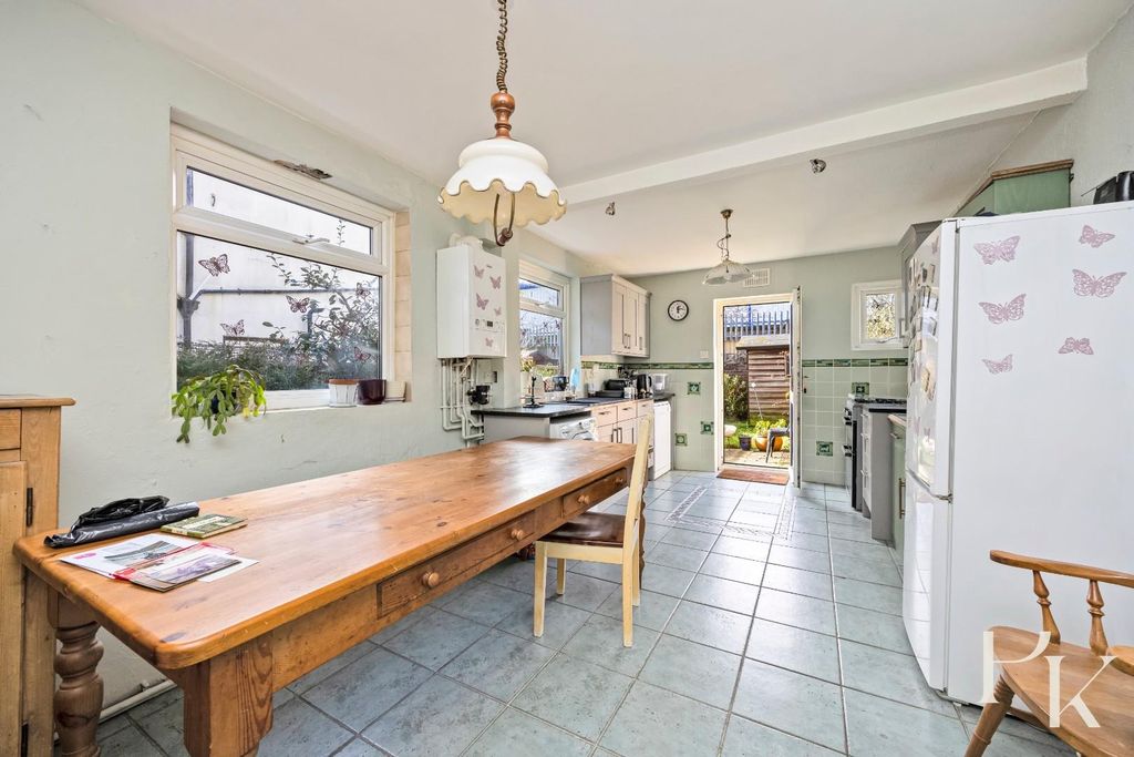 Property photo 3 of 18