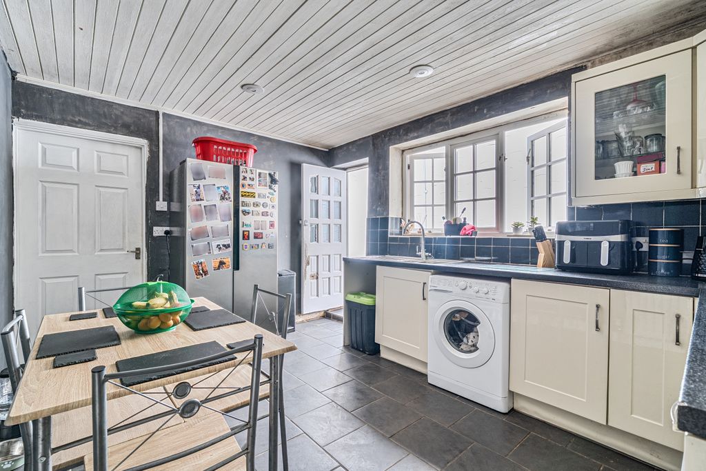 Property photo 3 of 24 1494244-14-6A5Fbf256295B