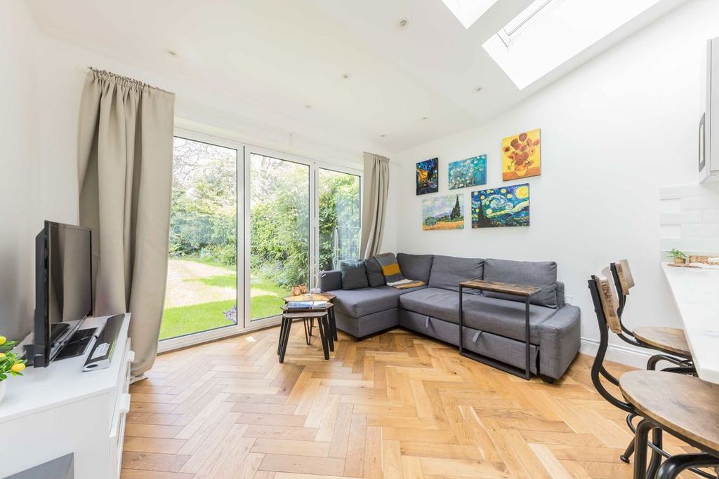 Property photo 2 of 5