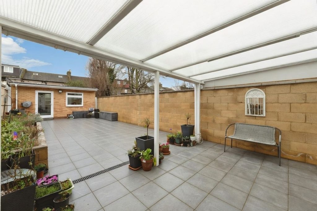 Property photo 2 of 20 2