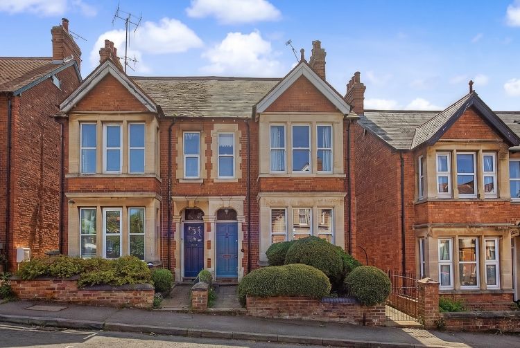 Property photo 1 of 9 329658