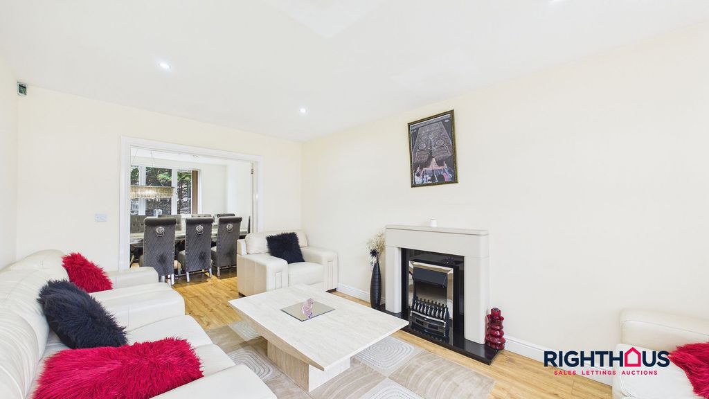 Property photo 2 of 22