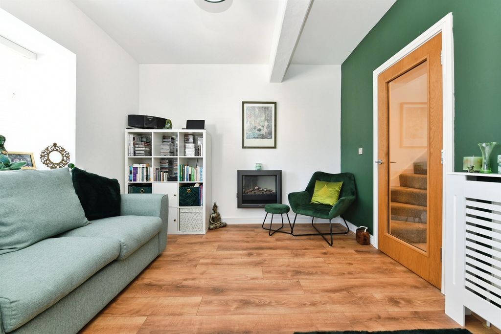 Property photo 2 of 19