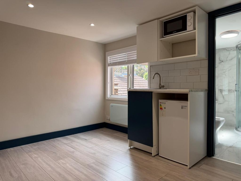 Property photo 1 of 10 Bright Self-Contained Studio