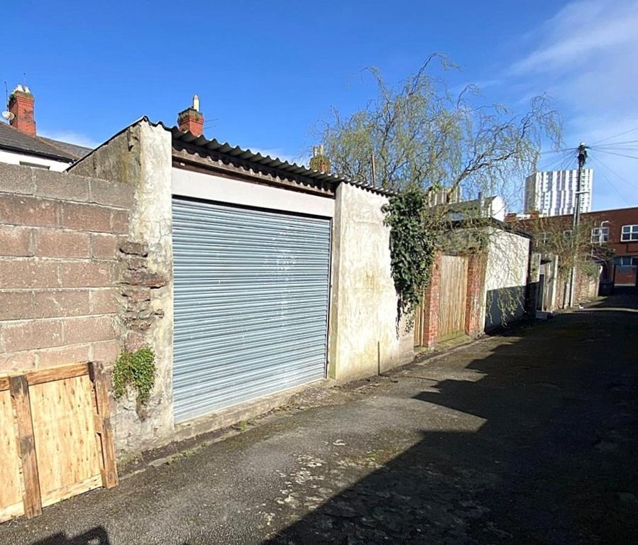 Property photo 1 of 5